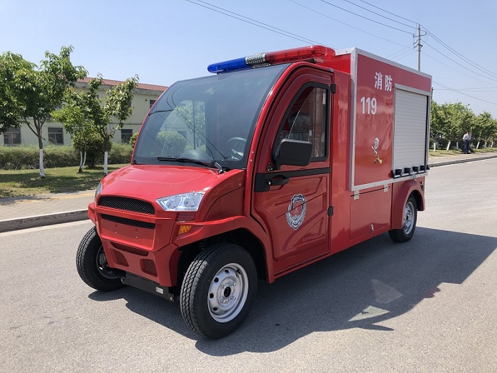 兩座封閉水罐消防車(chē)(一噸)